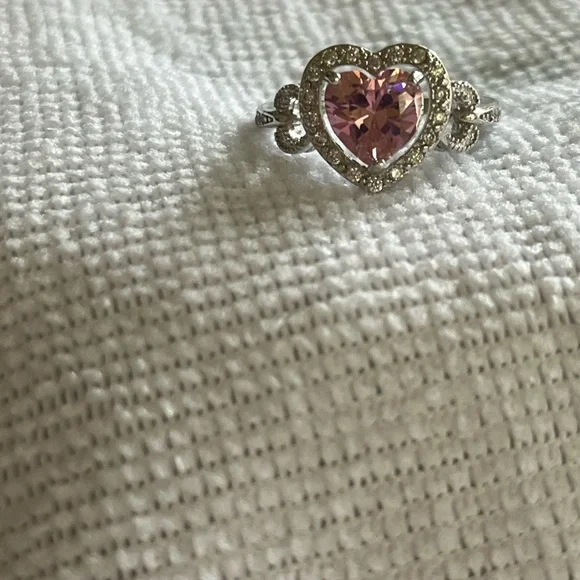 Source Unknown Heart-Shaped Pink Gemstone Ring - Picture 4 of 5